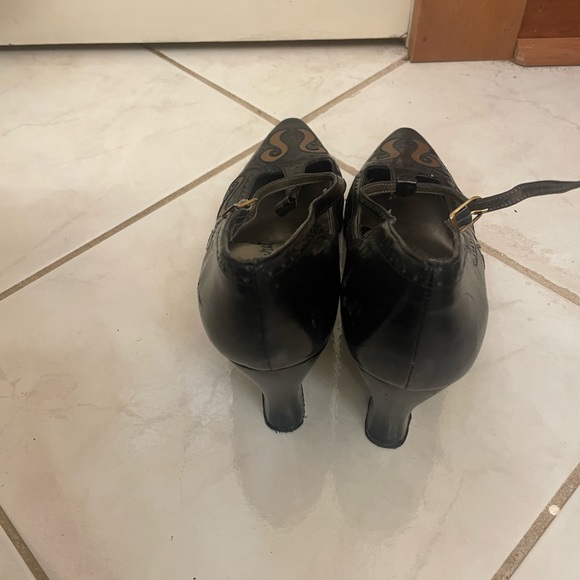 Beautiful Margaret J. Vintage Heels - Picture 4 of 4